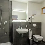 Holzscheiter Hotell 3*