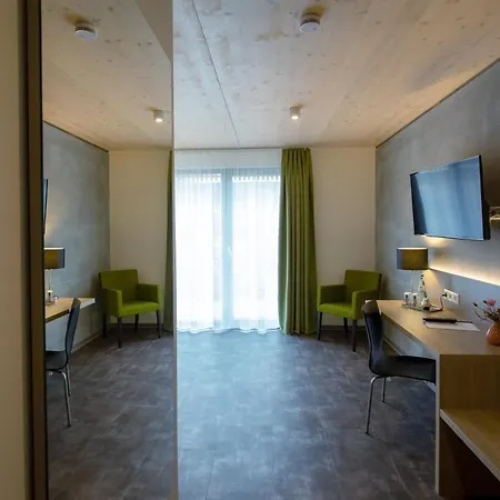 Holzscheiter Hotel Lottstetten